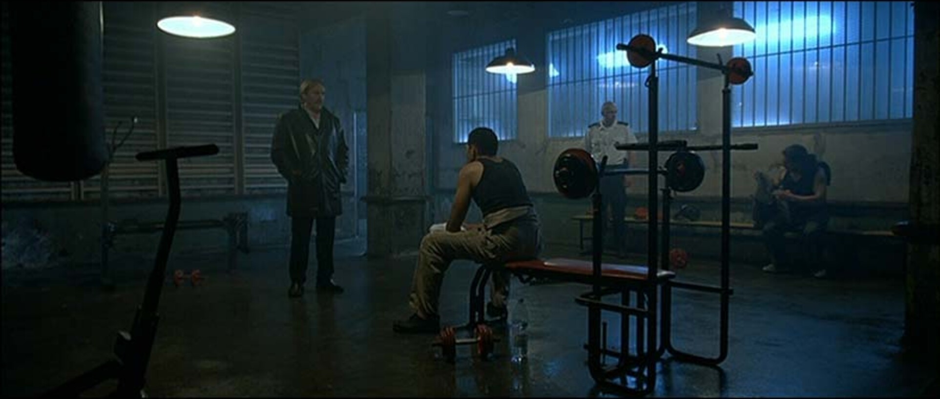 adc-36-quai-des-orfevres_salle_gym_prison_Siliennew.jpg