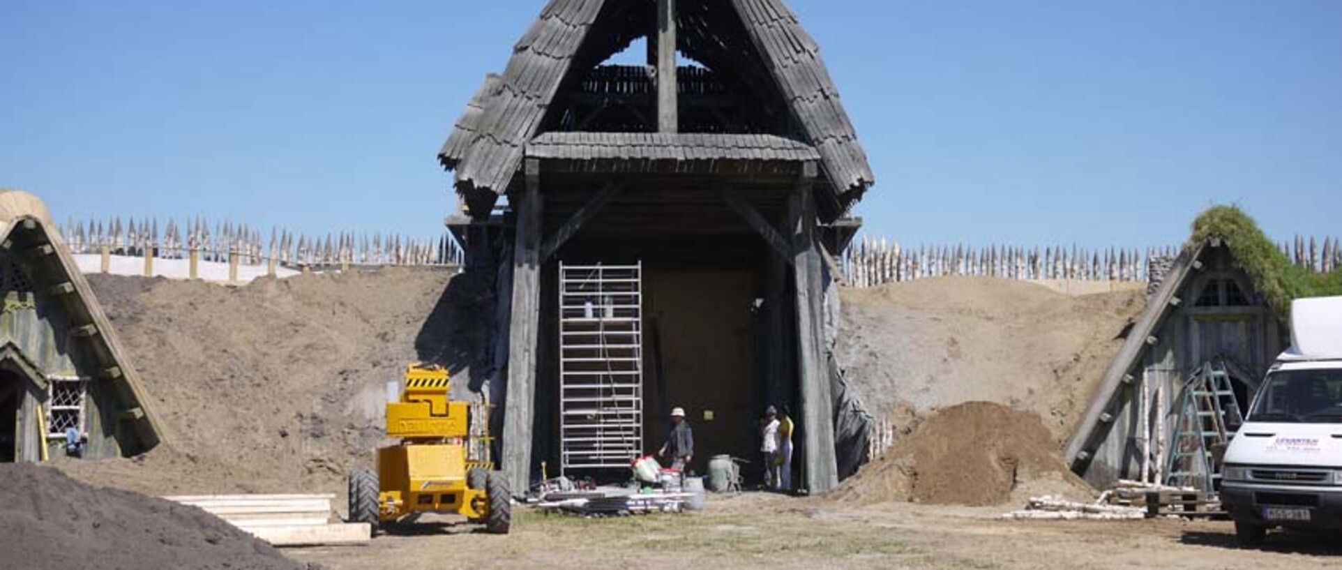 adc-asterix-obelix-au-service-de-sa-majeste_village_breton_construction_13.jpg