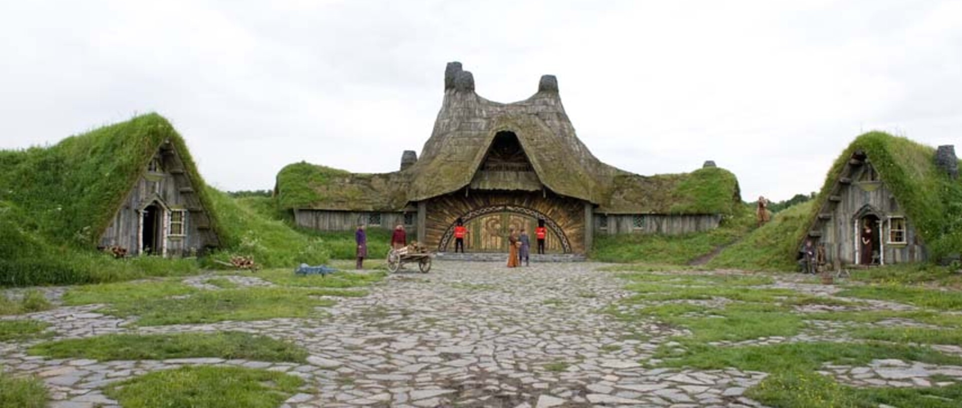 adc-asterix-obelix-au-service-de-sa-majeste_village_breton_tournage_3.jpg