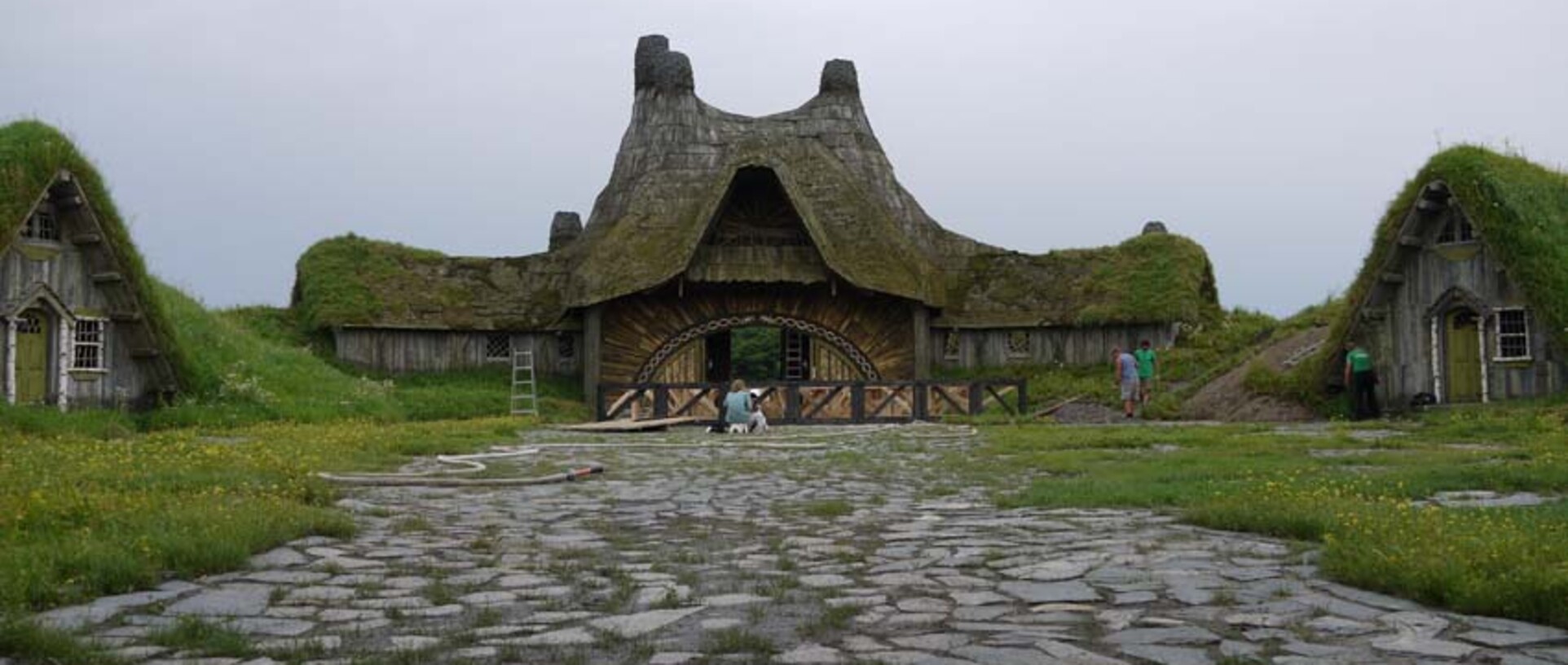 adc-asterix-obelix-au-service-de-sa-majeste_village_breton_construction_21.jpg