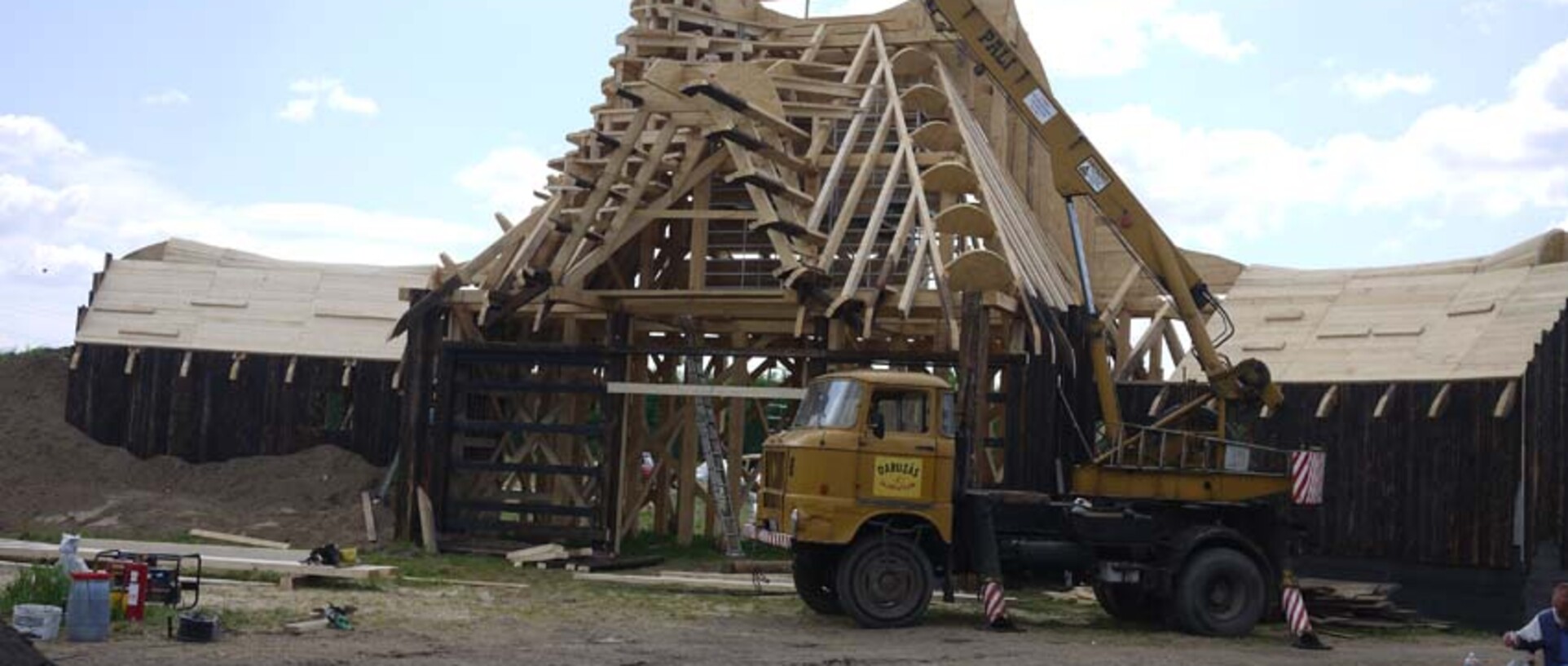 adc-asterix-obelix-au-service-de-sa-majeste_village_breton_construction_15.jpg