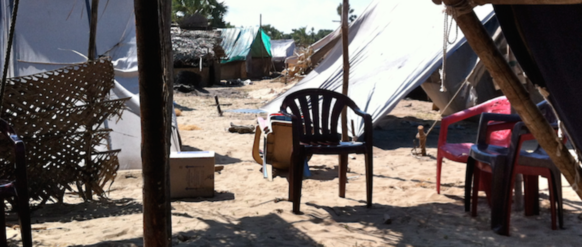 adc-dheepan_0-refugees_camp2.png