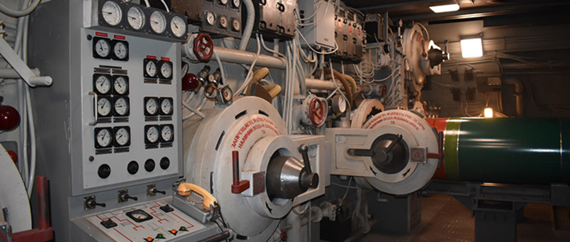 adc-kursk_14_torpedoes_room_03.jpg