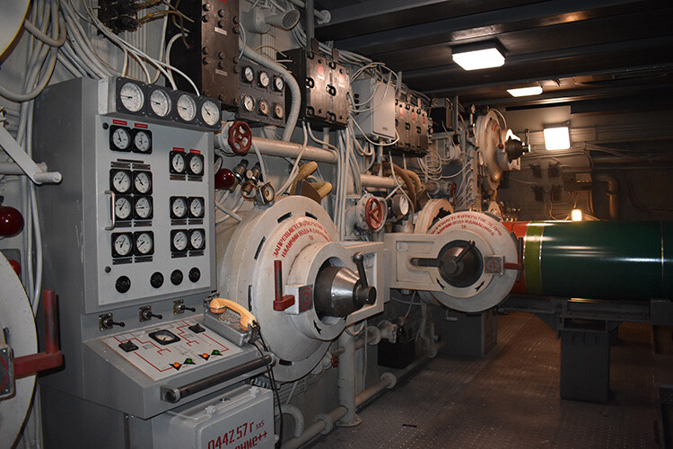 adc-kursk_14_torpedoes_room_03.jpg