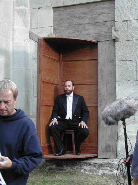 adc-le-parfum-de-la-dame-en-noir_a-eglise_confessional_exterieur_2.jpg