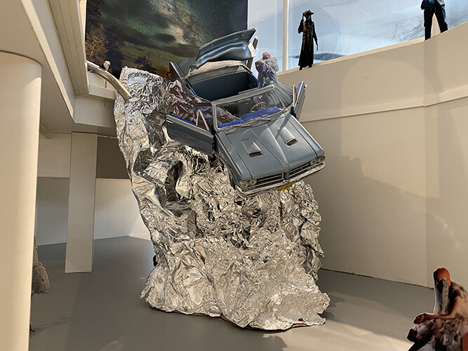 adc-maison-margiela-2023_maison-margiela_-john-galliano_-january-2023-paris-installation-of-2022-artisanal-cinema-inferno_maquette2.jpg