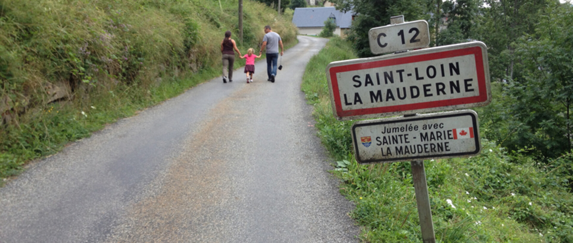 adc-un-village-presque-parfait_saint-loin_la_mauderne_site.jpg